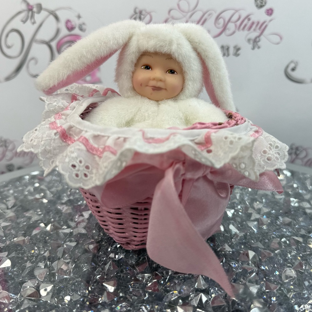 Anne geddes Bunny Hooded Baby Doll in Pink Wicker Basket bunnie cute rare